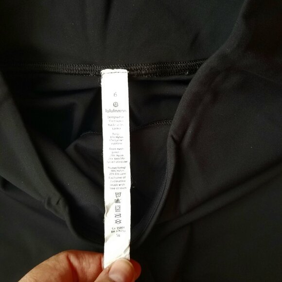 Lululemon Colour Me Ombre Tight 28" NULUX in Black / Obsidian / Titanium, size 6 - Picture 3 of 11